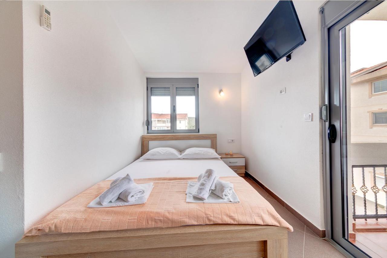 Delfin Apartments 苏托莫雷 外观 照片