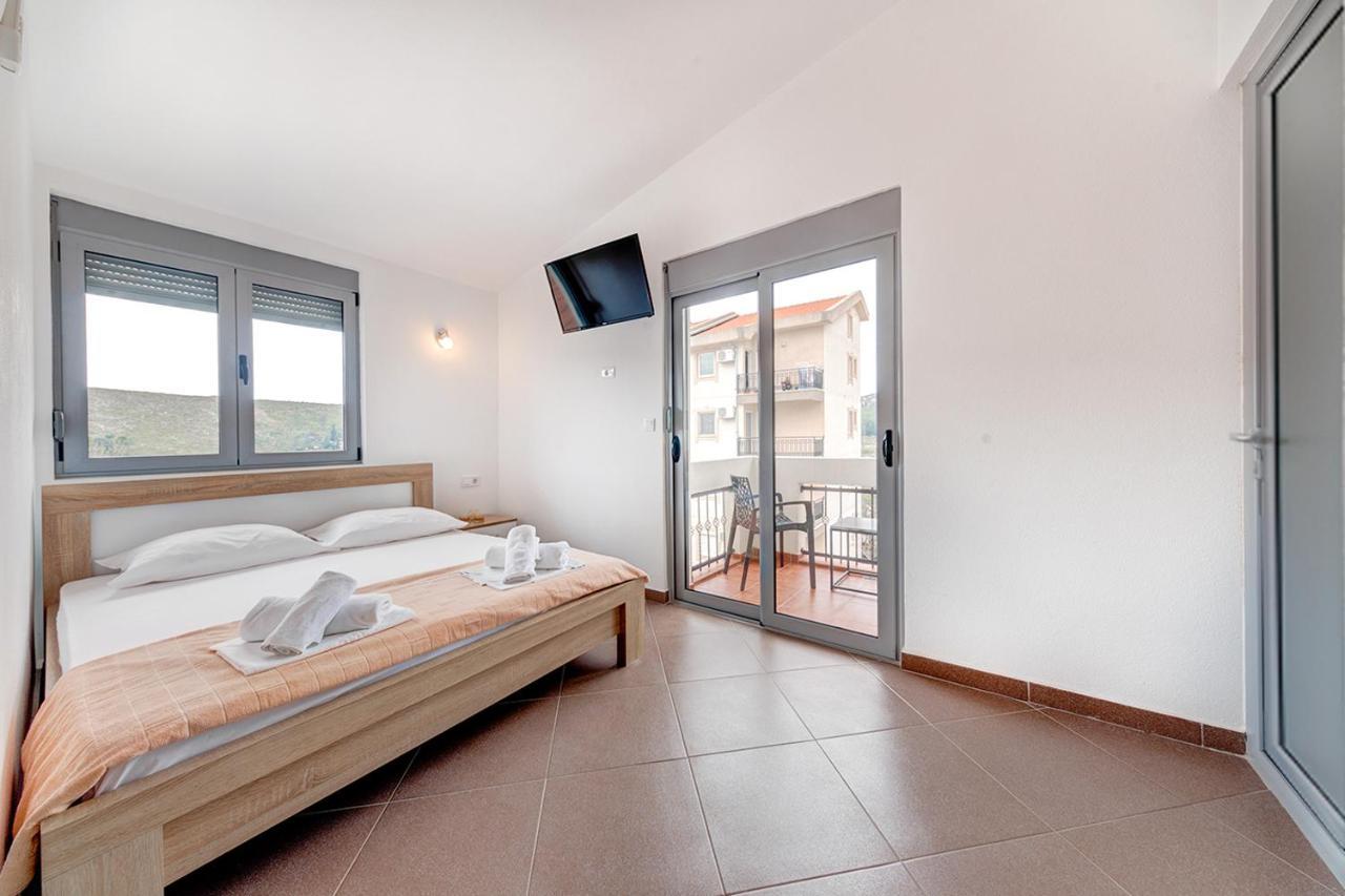 Delfin Apartments 苏托莫雷 外观 照片