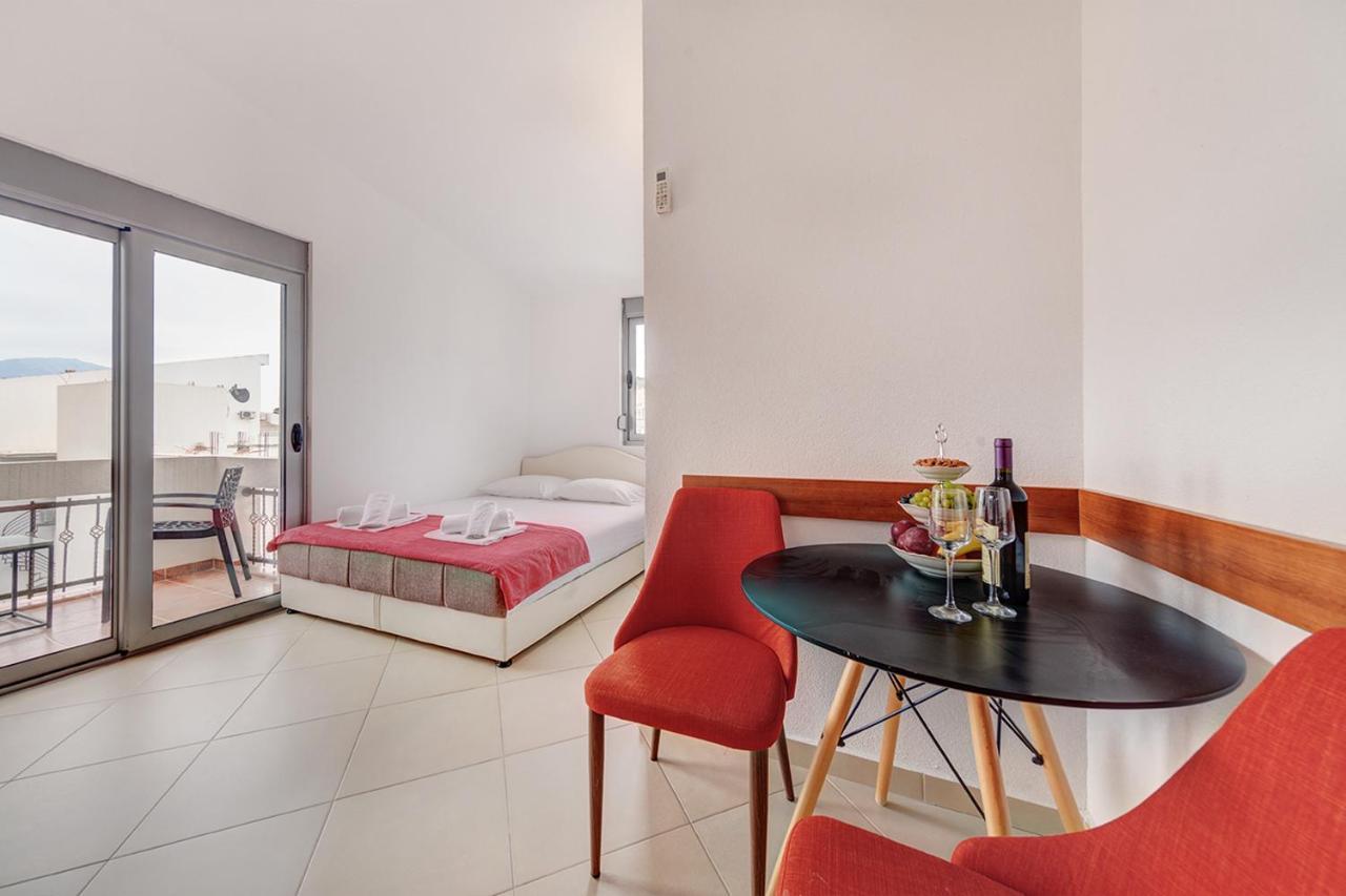 Delfin Apartments 苏托莫雷 外观 照片