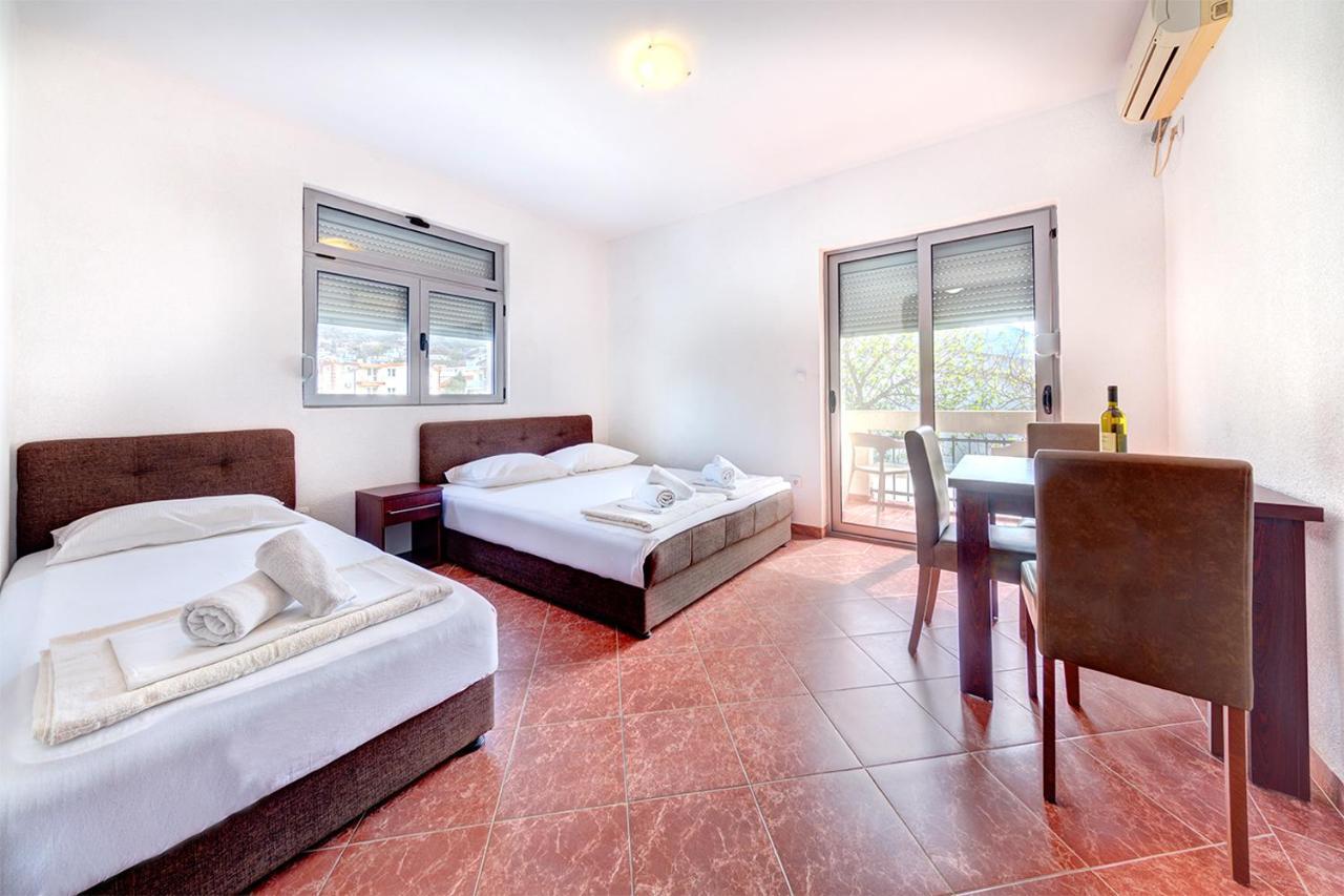 Delfin Apartments 苏托莫雷 外观 照片